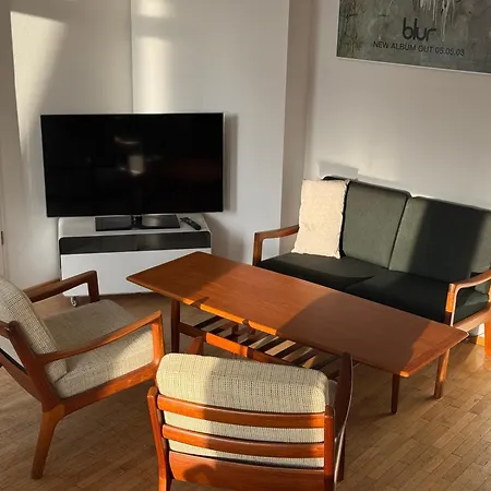 Bright Rooftop Loft With River View * ברלין