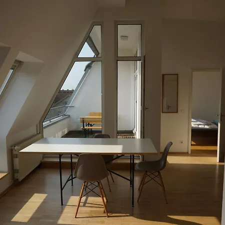 Lägenhet Bright Rooftop Loft With River View *